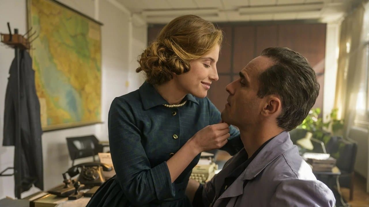 L’Affaire Vinča Curie backdrop