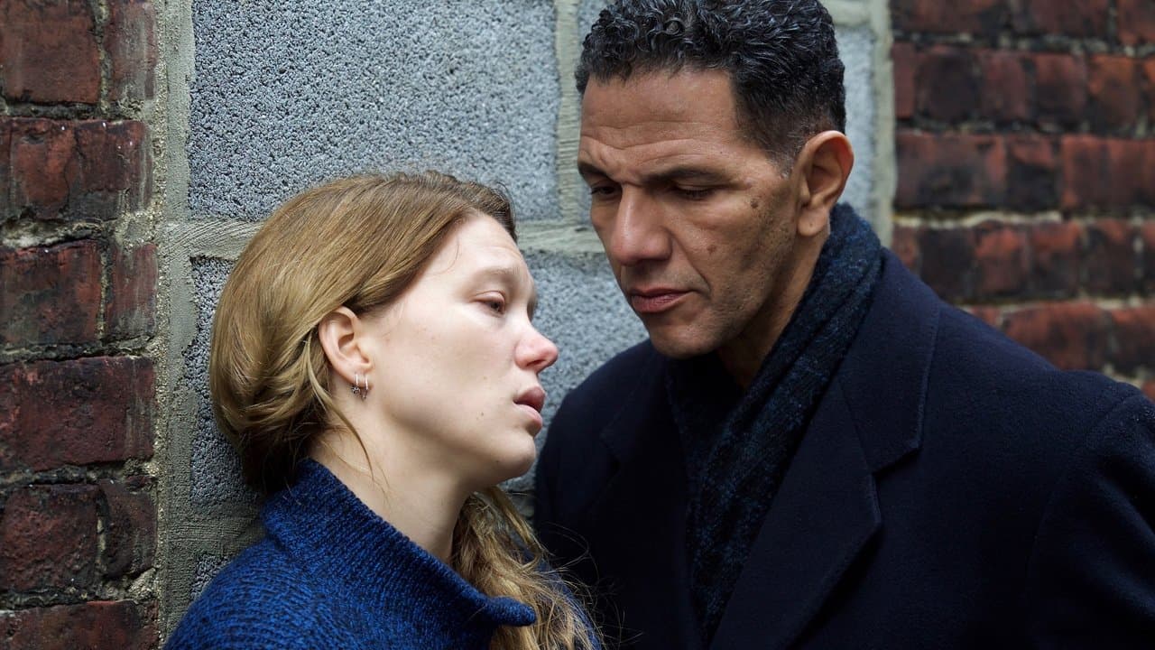 Roubaix, une lumière backdrop