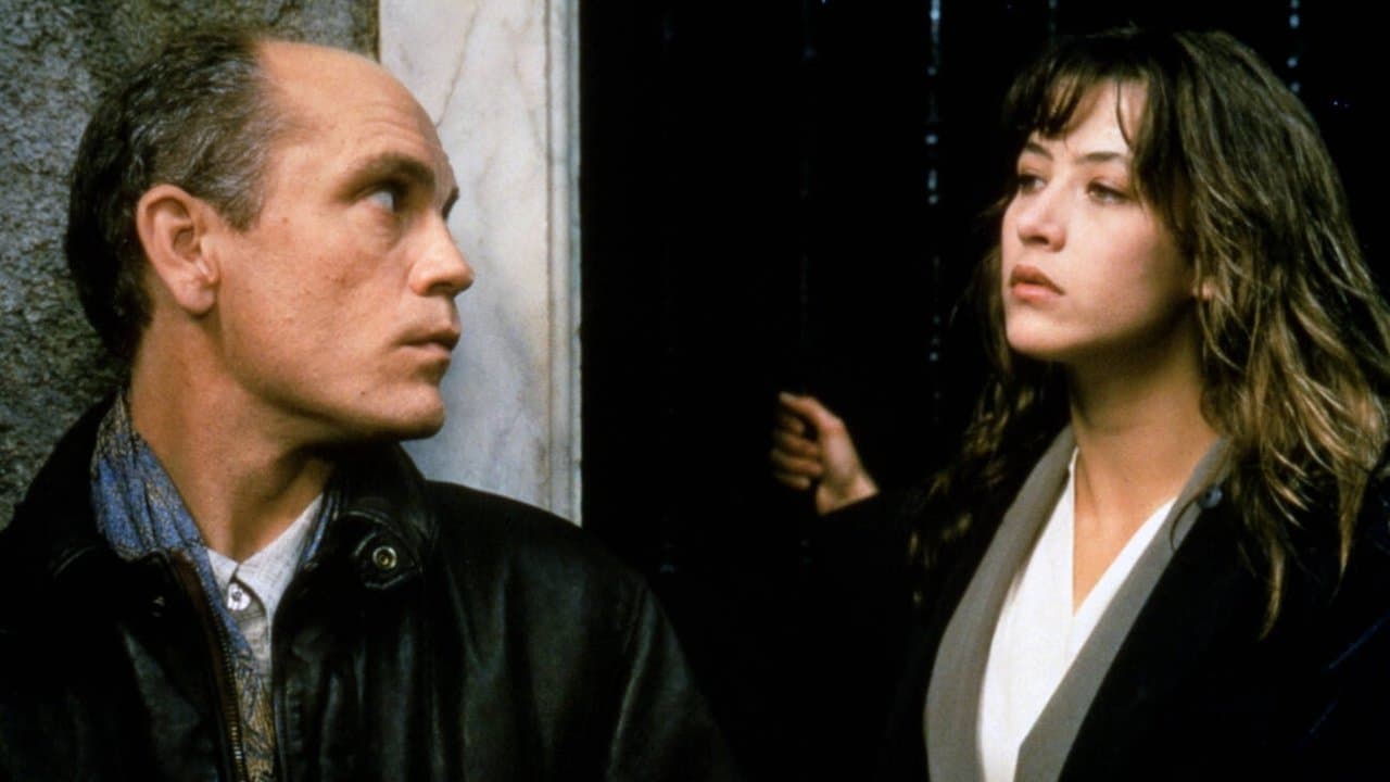 Par-delà les nuages backdrop